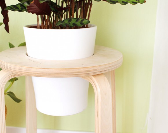 DIY Ikea Hack aus Frosta wird ein Pflanzenständer - Gingered Things