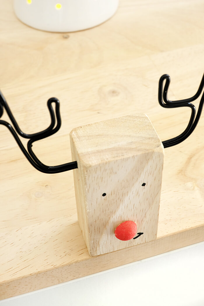 DIY Rentier aus Holz und Draht als Weihnachtsdeko
