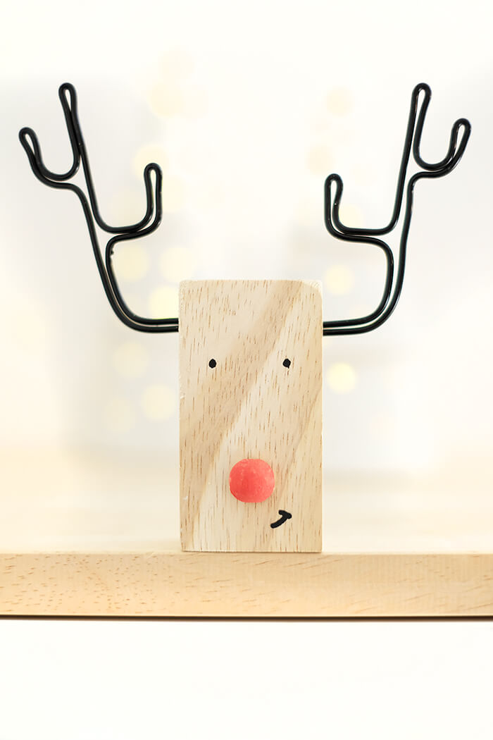 DIY Rentier aus Holz und Draht als Weihnachtsdeko
