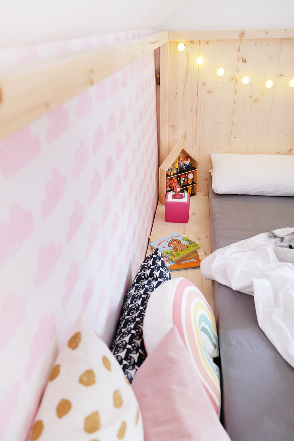 DIY Hausbett - WIe aus dem Nordli von Ikea ein Hasubett wird - Gingered Things
